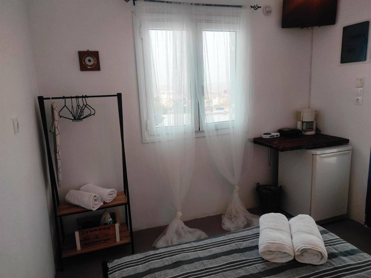 Готель Prickly Pear House Plaka  Екстер'єр фото