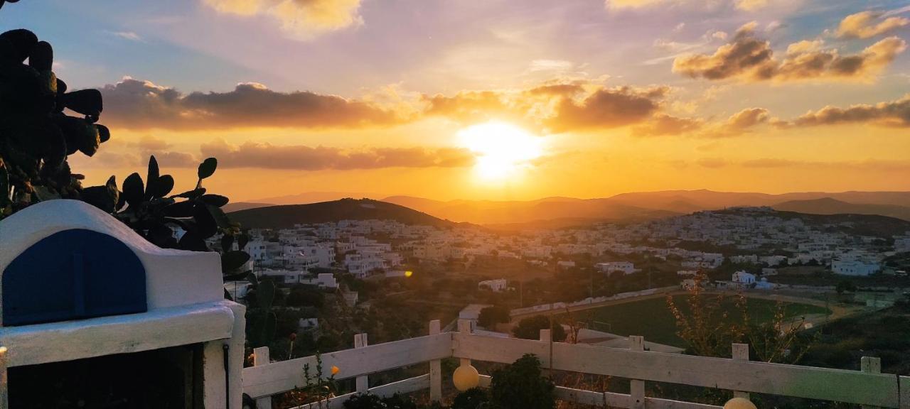 Готель Prickly Pear House Plaka  Екстер'єр фото